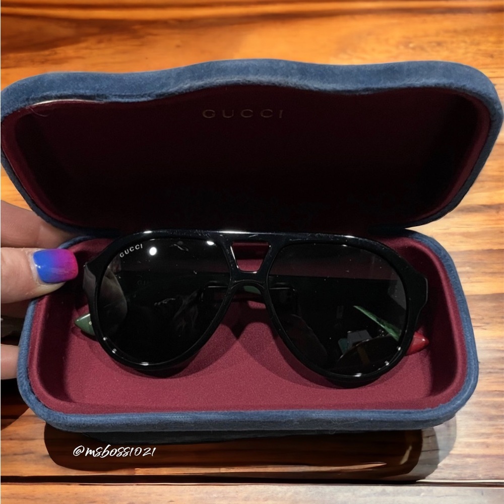Gucci Authentic Black/Red/Green Sunglasses W/Gold Bee+Case BRAND NEW NEVER WORN - Picture 2 of 4